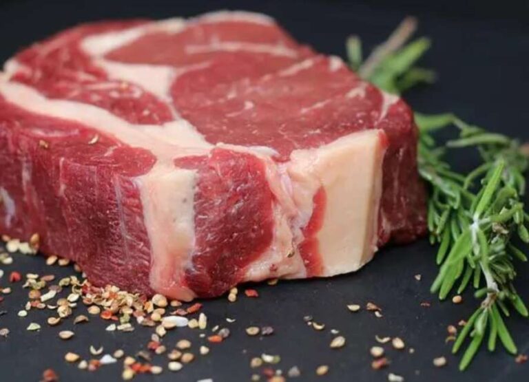 Can I Eat Red Meat Every Day (Pros & Cons)