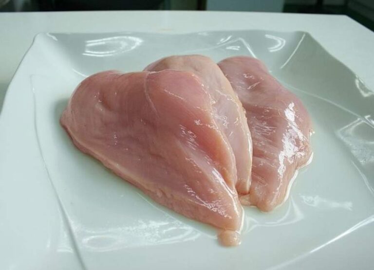 9 Signs Of A Bad Raw Chicken Breast [Explained]